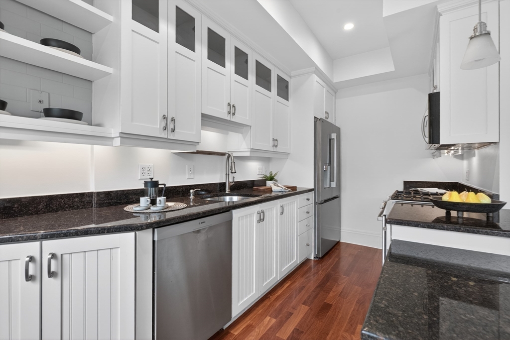 65 Rutland Street, Unit PH3 Boston, MA 02118 - Photo 12 of 24