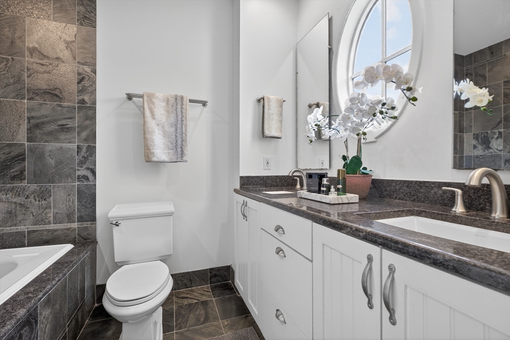 65 Rutland Street, Unit PH3 Boston, MA 02118 - Photo 18 of 24