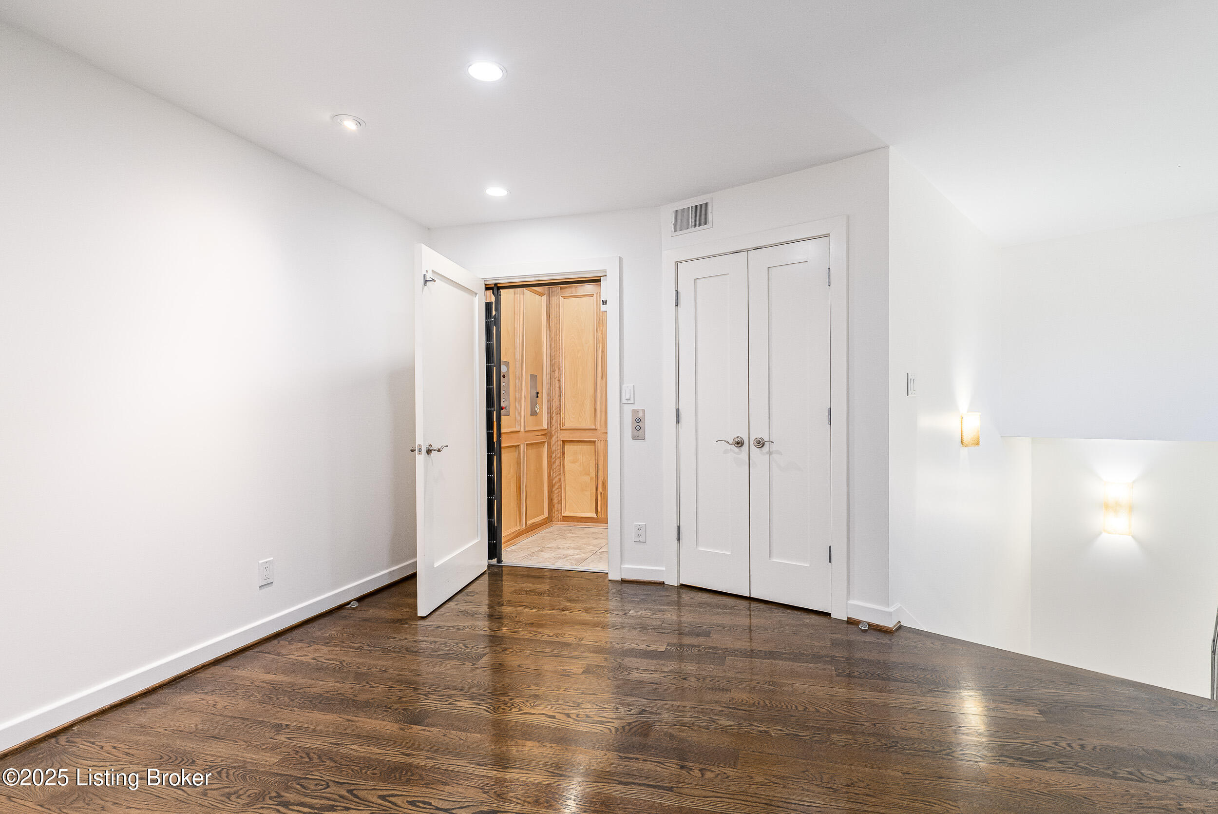 4228 River Road Louisville, KY 40207 - Photo 51 of 81 Elevator 3rd Floor