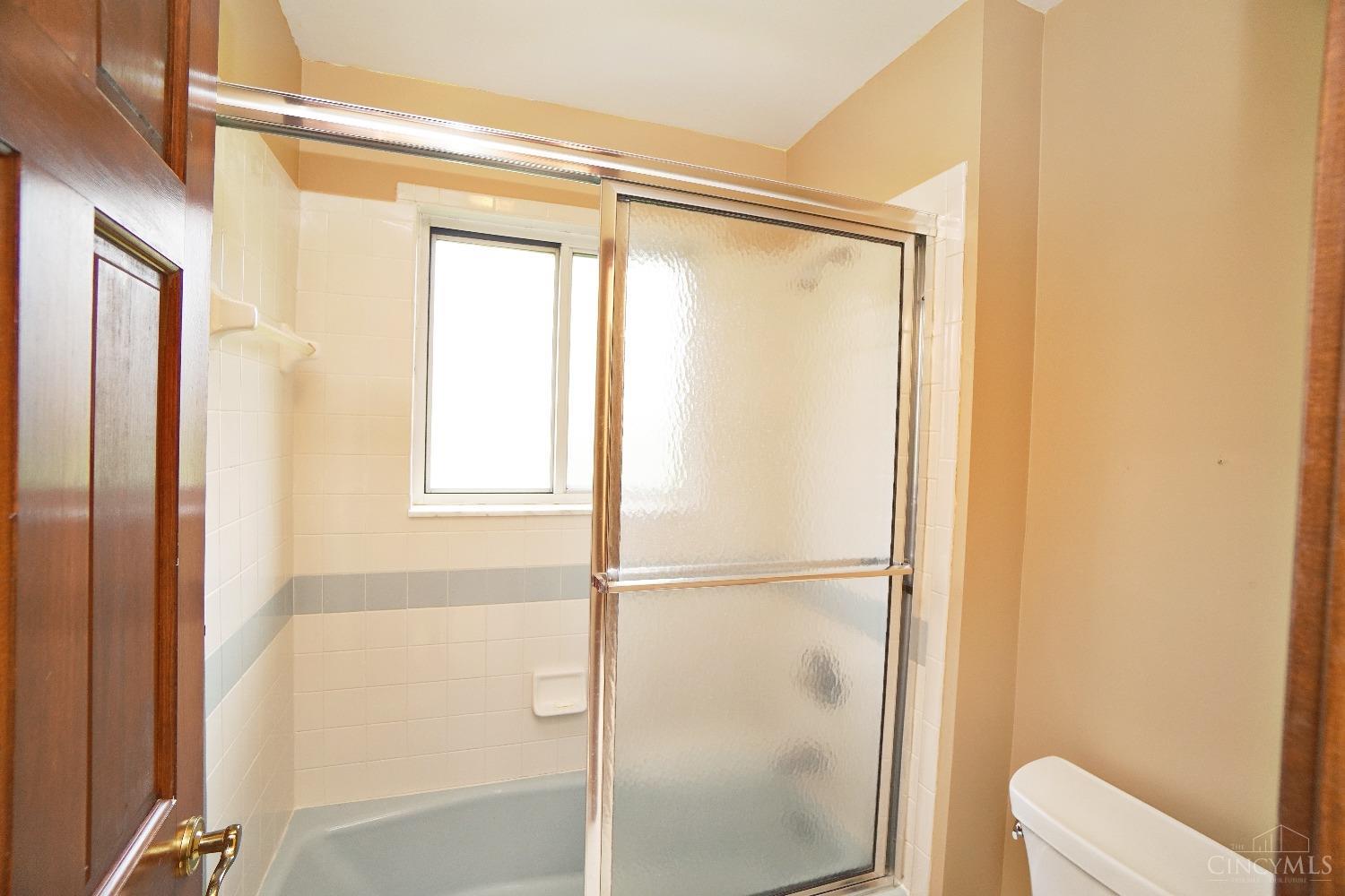 4412 Hubble Road Cincinnati, OH 45247 - Photo 35 of 47