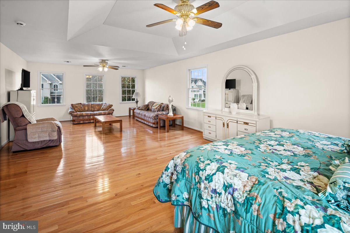 1 Gardengate Court Columbus, NJ 08022 - Photo 24 of 41 a living room with furniture and a large window