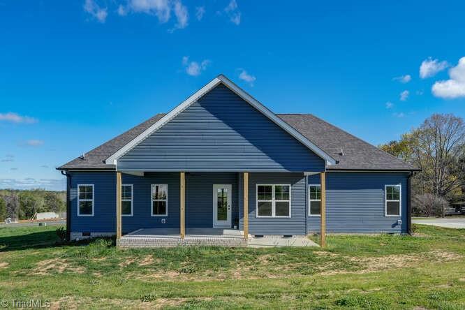1252 Washburn Road Madison, NC 27025 - Photo 2 of 36