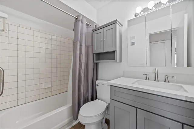 $130,000 | 250 El Dorado Boulevard, Unit 217, Webster, TX 77598