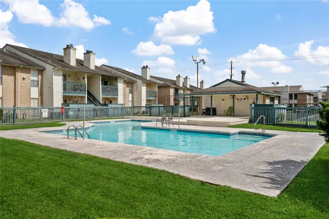 $130,000 | 250 El Dorado Boulevard, Unit 217, Webster, TX 77598