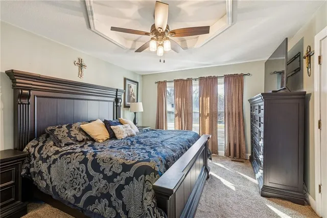 $420,000 | 129 Crestview Court, Lansing, KS 66043