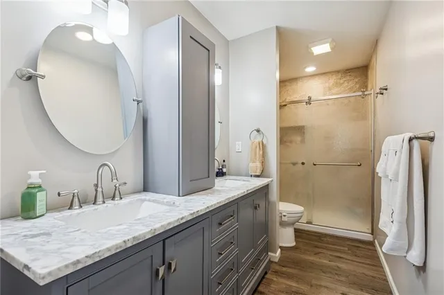 $420,000 | 129 Crestview Court, Lansing, KS 66043