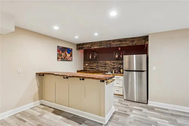 $420,000 | 129 Crestview Court, Lansing, KS 66043