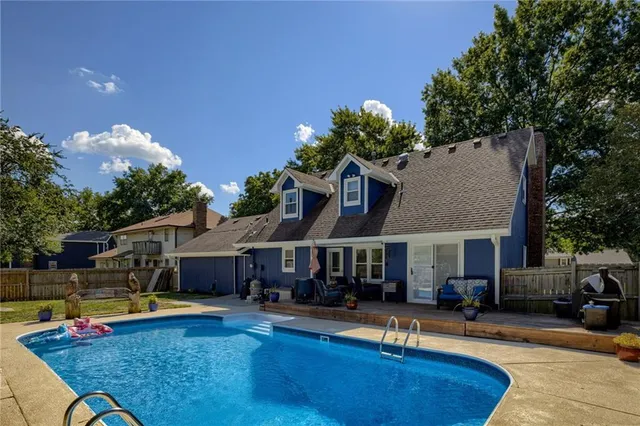 $420,000 | 129 Crestview Court, Lansing, KS 66043