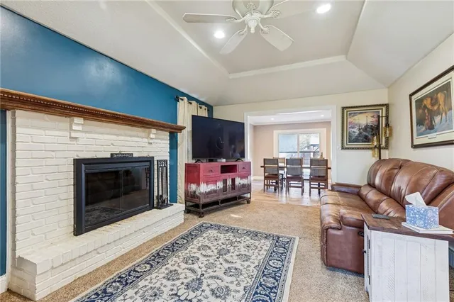 $420,000 | 129 Crestview Court, Lansing, KS 66043