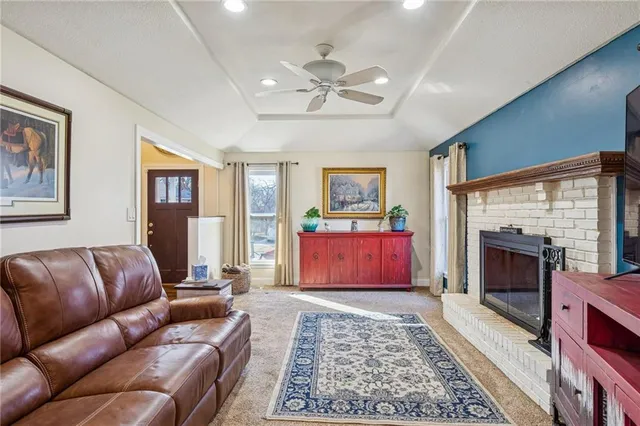 $420,000 | 129 Crestview Court, Lansing, KS 66043