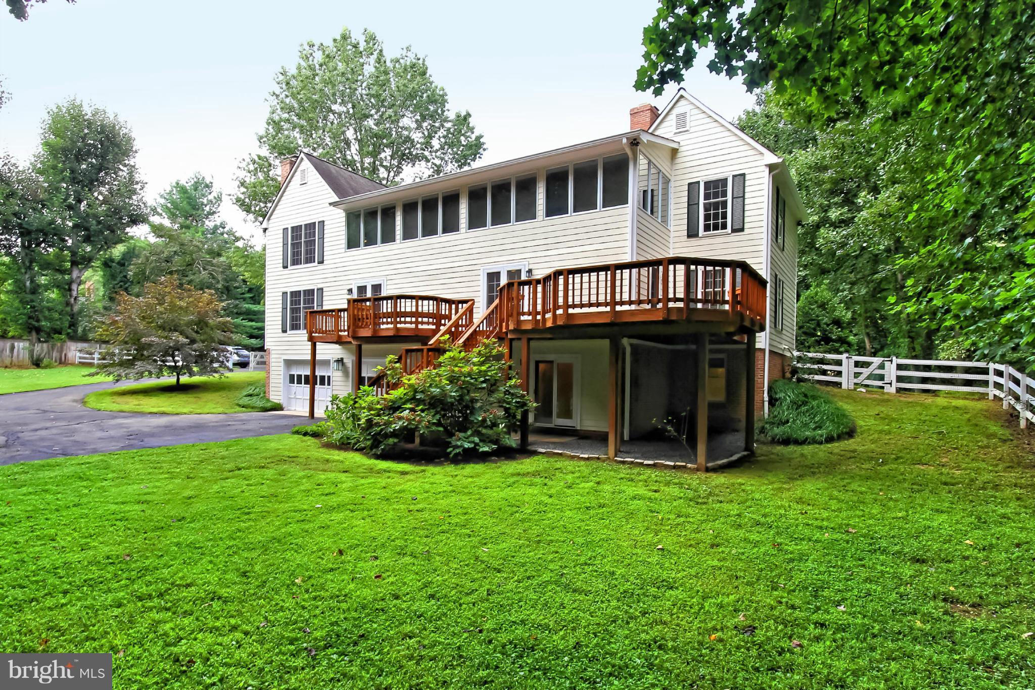 435 Utterback Store Road Great Falls, VA 22066 - Photo 29 of 30 Exterior (Rear)