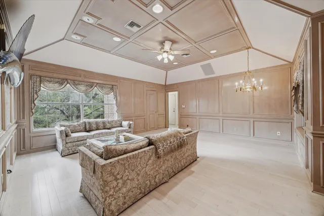 $3,500,000 | 903 Old Lake Road, Houston, TX 77057