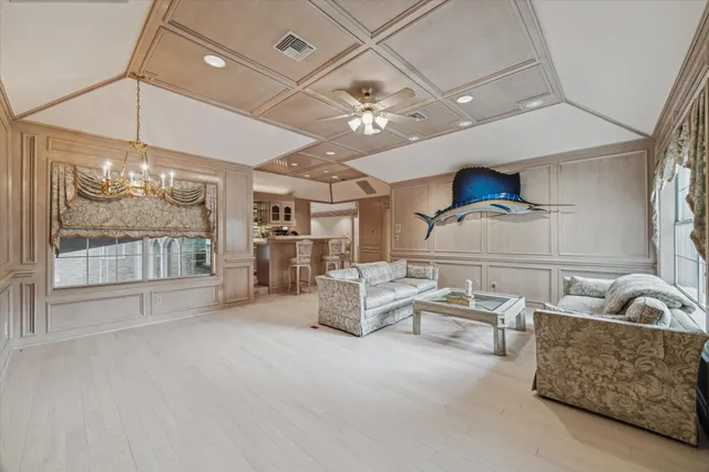 $3,500,000 | 903 Old Lake Road, Houston, TX 77057