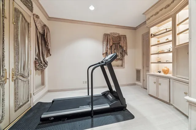 $3,500,000 | 903 Old Lake Road, Houston, TX 77057