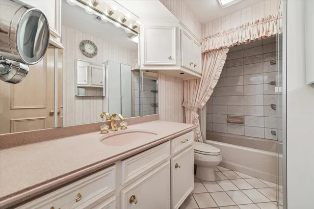 $3,500,000 | 903 Old Lake Road, Houston, TX 77057