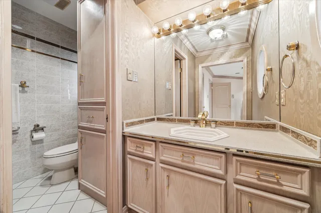 $3,500,000 | 903 Old Lake Road, Houston, TX 77057