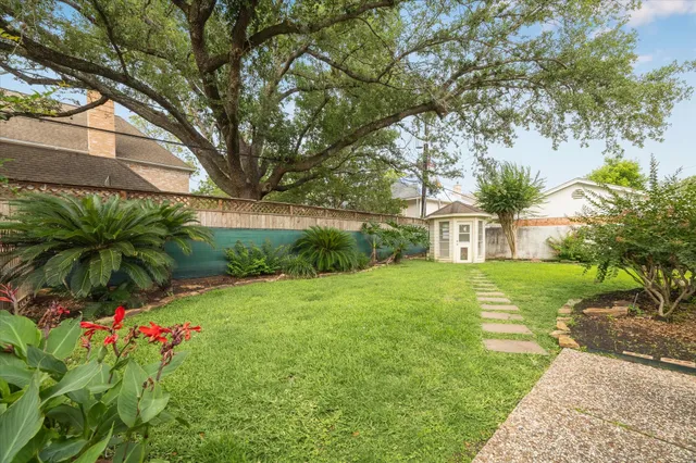 $3,500,000 | 903 Old Lake Road, Houston, TX 77057