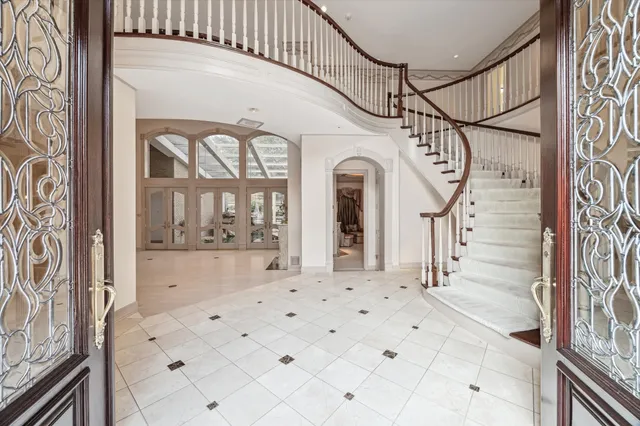 $3,500,000 | 903 Old Lake Road, Houston, TX 77057