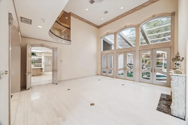 $3,500,000 | 903 Old Lake Road, Houston, TX 77057