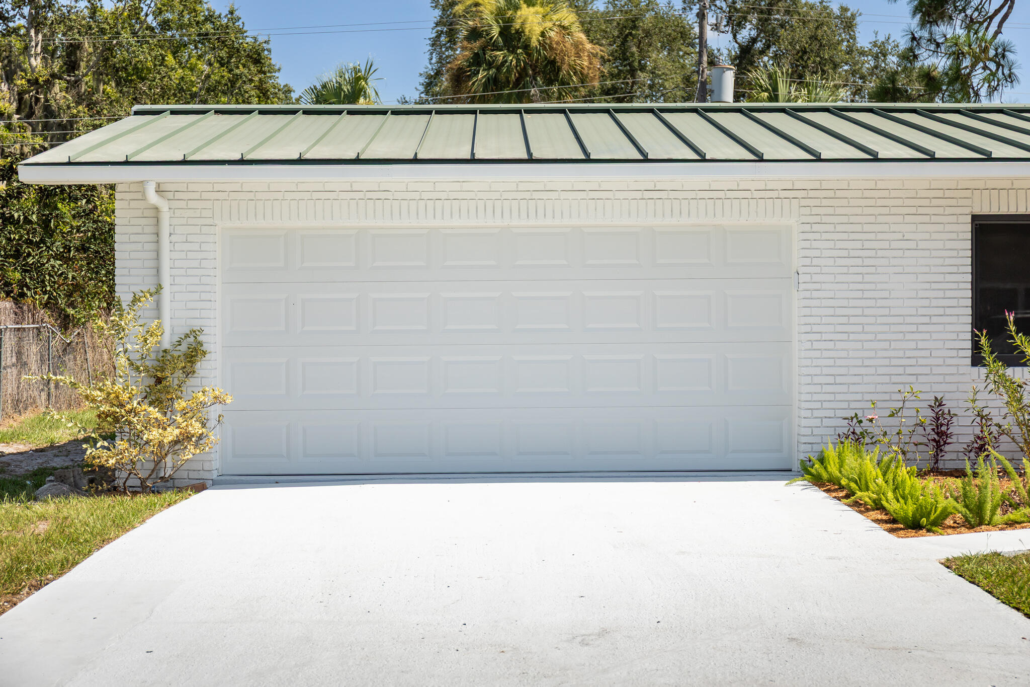 809 Southeast 12th Street Okeechobee, FL 34974 - Photo 62 of 62 a close up of a sink