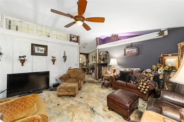 $495,000 | 18695 Northeast 5th Terrace Road, Citra, FL 32113