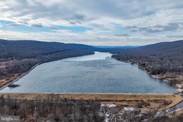 $1,100,000 | 493 Lake Drive, Nesquehoning, PA 18240