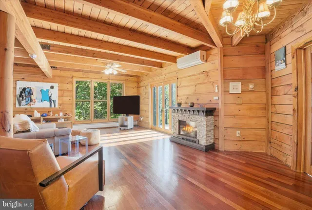 $1,100,000 | 493 Lake Drive, Nesquehoning, PA 18240