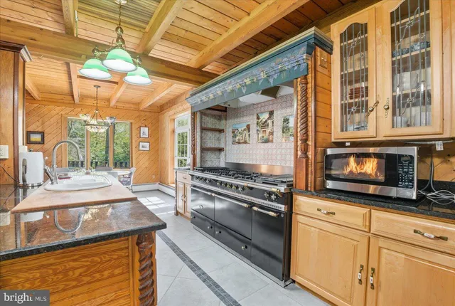 $1,100,000 | 493 Lake Drive, Nesquehoning, PA 18240