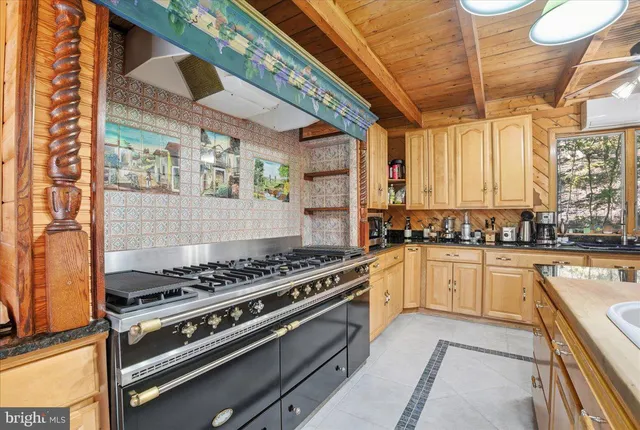 $1,100,000 | 493 Lake Drive, Nesquehoning, PA 18240