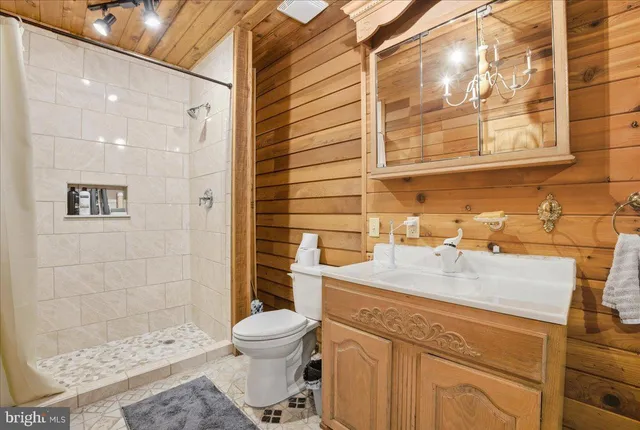 $1,100,000 | 493 Lake Drive, Nesquehoning, PA 18240