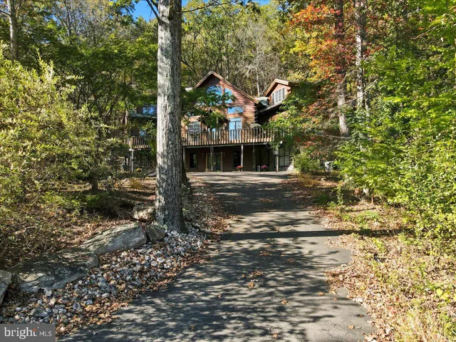 $1,100,000 | 493 Lake Drive, Nesquehoning, PA 18240