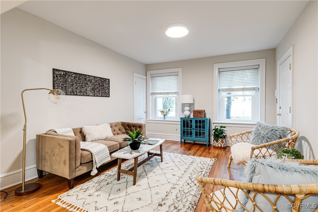 619 Roseneath Road, Unit U21 Richmond, VA 23221 - Photo 6 of 21 a living room with furniture and wooden floor