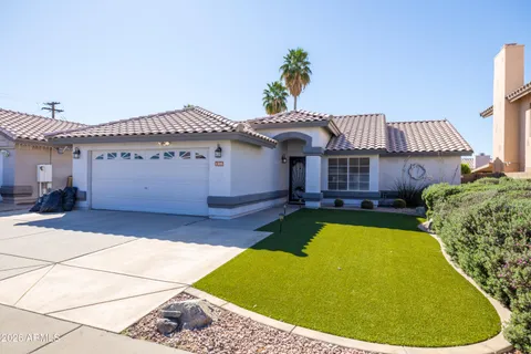 $435,000 | 1305 West Wagoner Road, Phoenix, AZ 85023