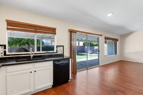 $435,000 | 1305 West Wagoner Road, Phoenix, AZ 85023