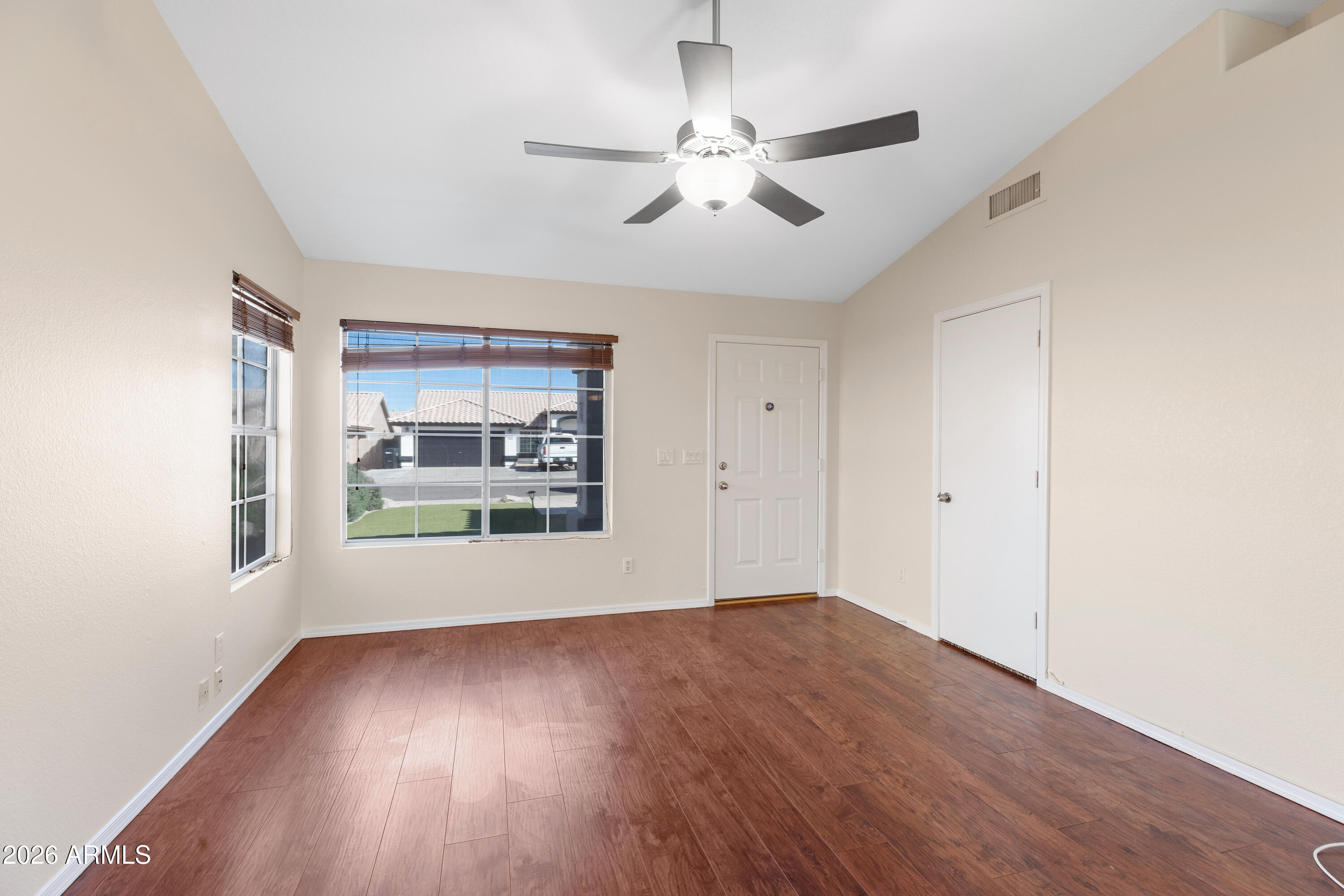 1305 West Wagoner Road Phoenix, AZ 85023 - Photo 4 of 31 1305 W WAGONER RD,