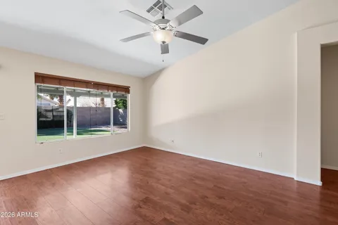 $435,000 | 1305 West Wagoner Road, Phoenix, AZ 85023