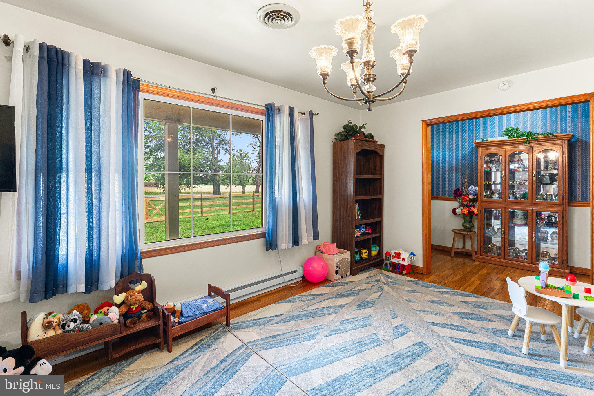 31 Bunker Hill Road Farnham, VA 22460 - Photo 12 of 29 Living Room