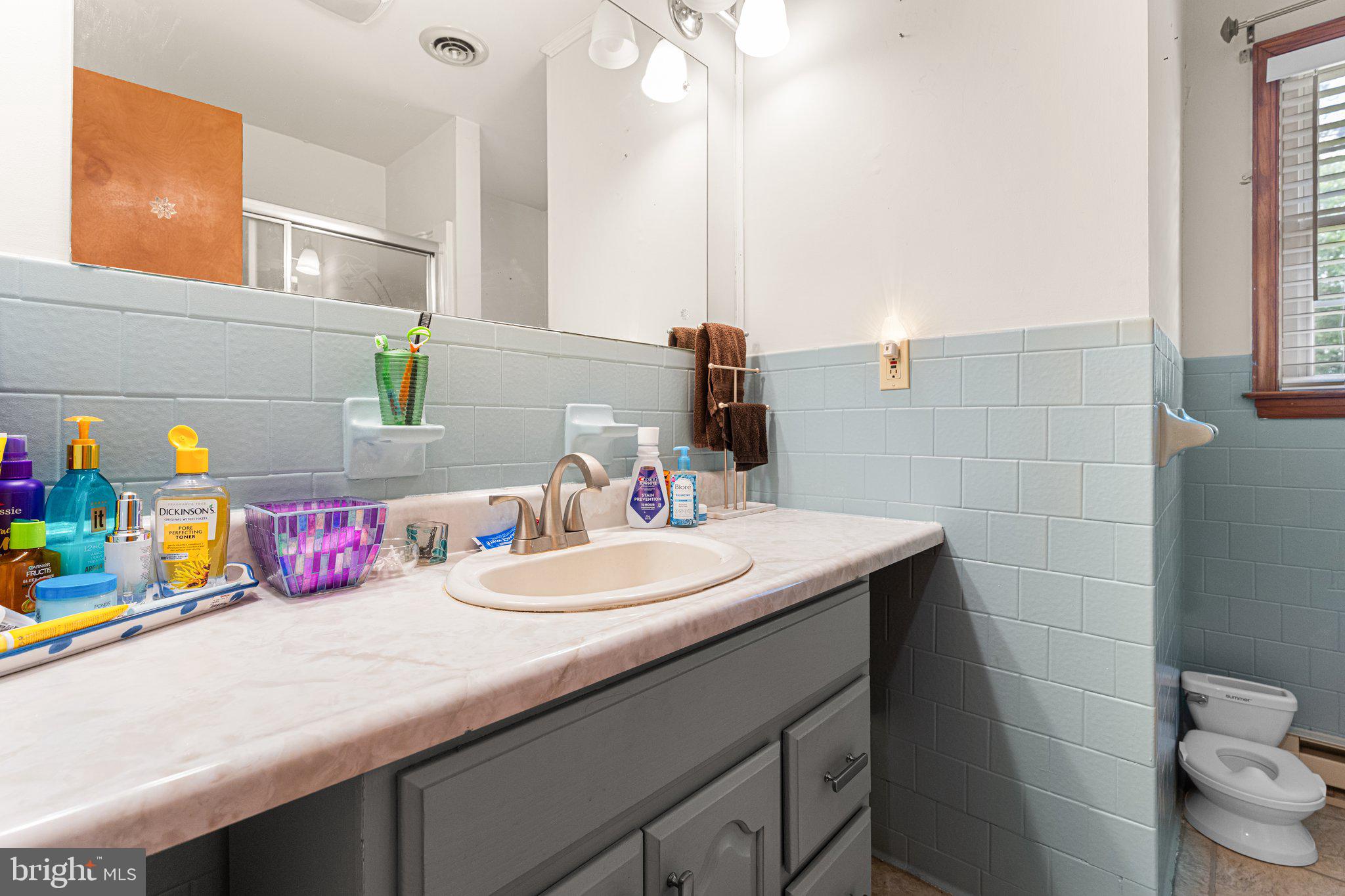 31 Bunker Hill Road Farnham, VA 22460 - Photo 14 of 29 Hall Bathroom