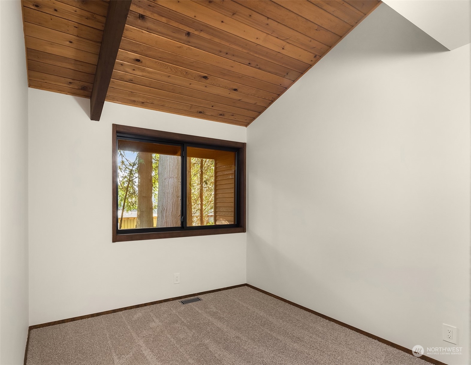 21088 88th Place West Edmonds, WA 98026 - Photo 30 of 37 a view of empty room with window