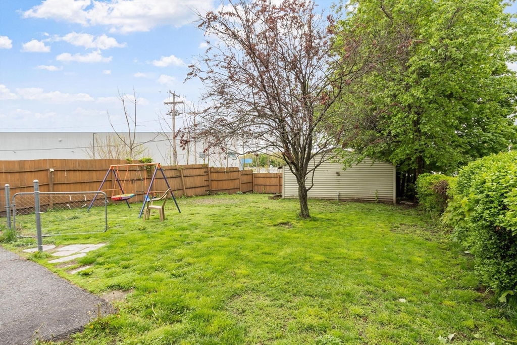 77 Mack Road Fitchburg, MA 01420 - Photo 5 of 34