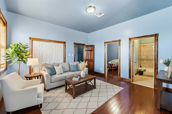 $1,600,000 | 7954 County Road 121, Rosharon, TX 77583