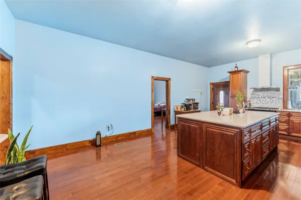 $1,600,000 | 7954 County Road 121, Rosharon, TX 77583
