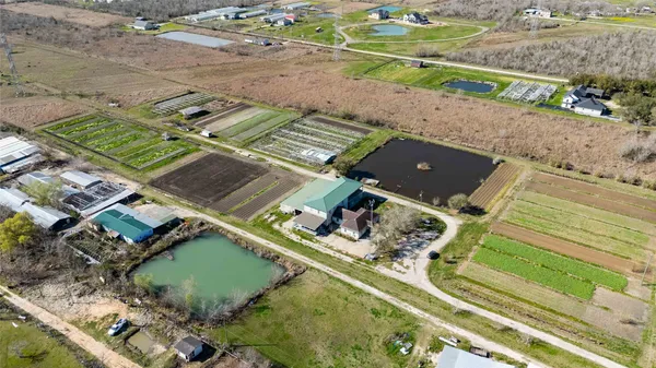 $1,600,000 | 7954 County Road 121, Rosharon, TX 77583