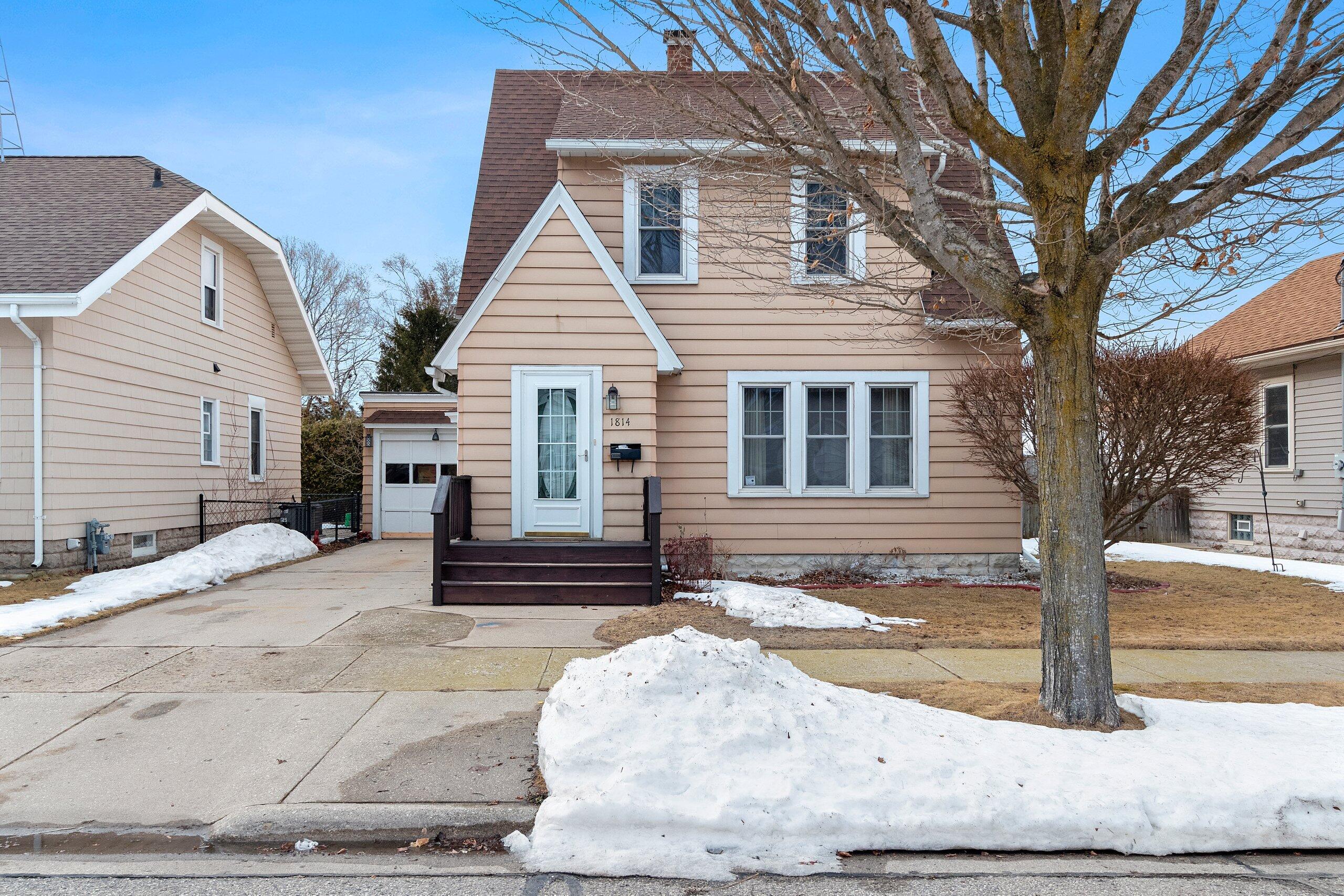 1814 Emmet Street Two Rivers, WI 54241 - Photo 1 of 1 IMG_0477.JPG-SMALL