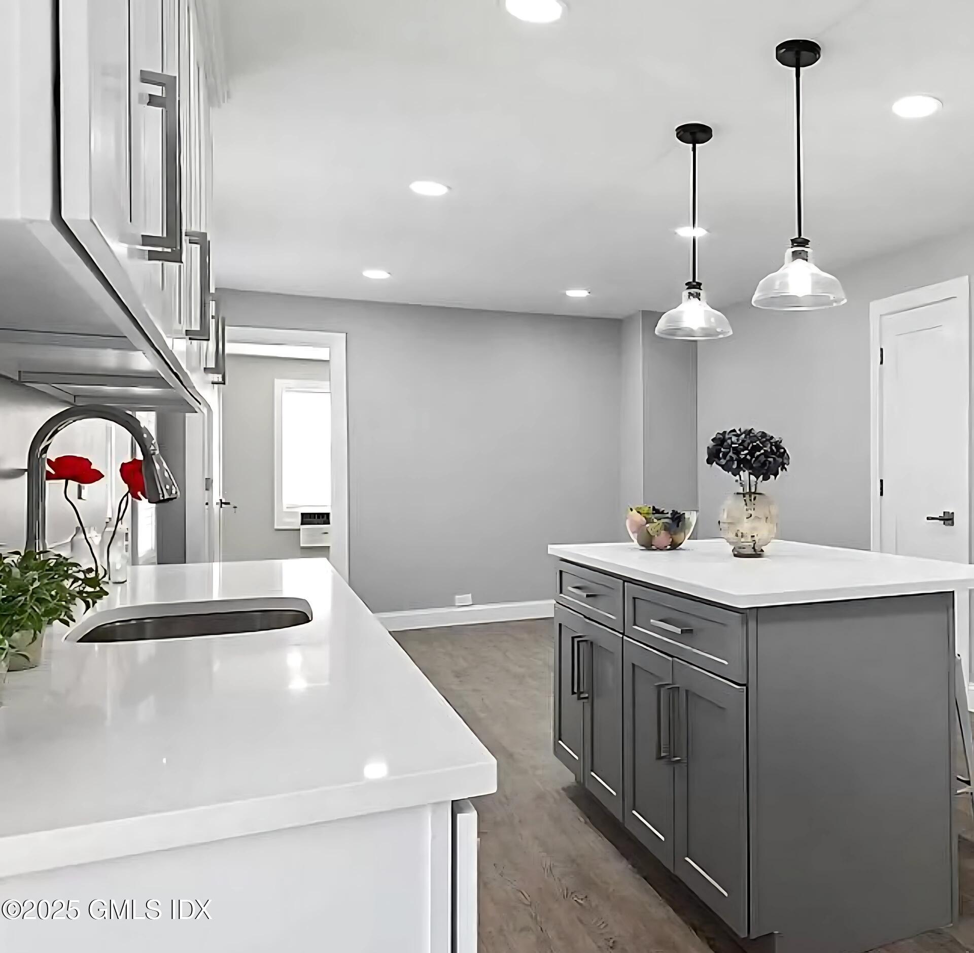 168 North Water Street, Unit 3L Greenwich, CT 06830 - Photo 3 of 11 n water 3