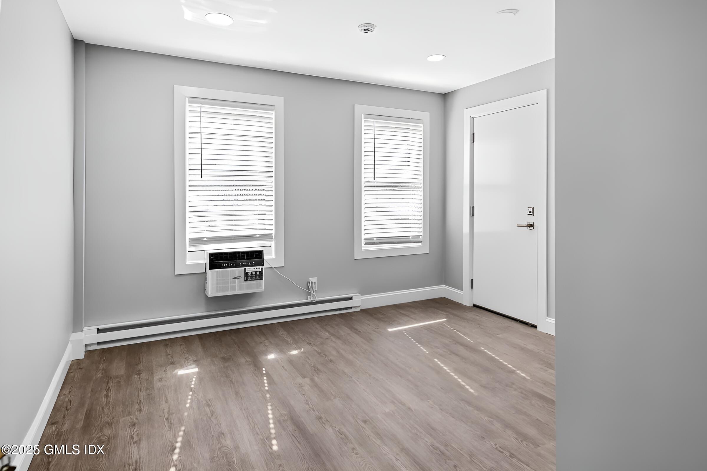 168 North Water Street, Unit 3L Greenwich, CT 06830 - Photo 6 of 11 bed2