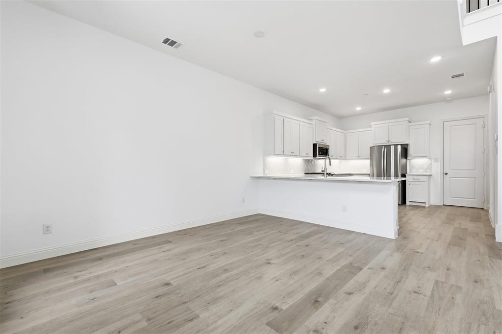 1317 Rooted Road Frisco, TX 75033 - Photo 6 of 34