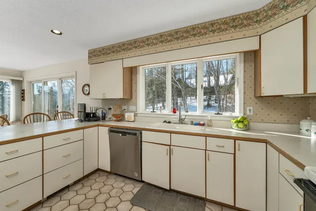 $895,000 | 15 Ridgewood Road, Bartlett, NH 03838