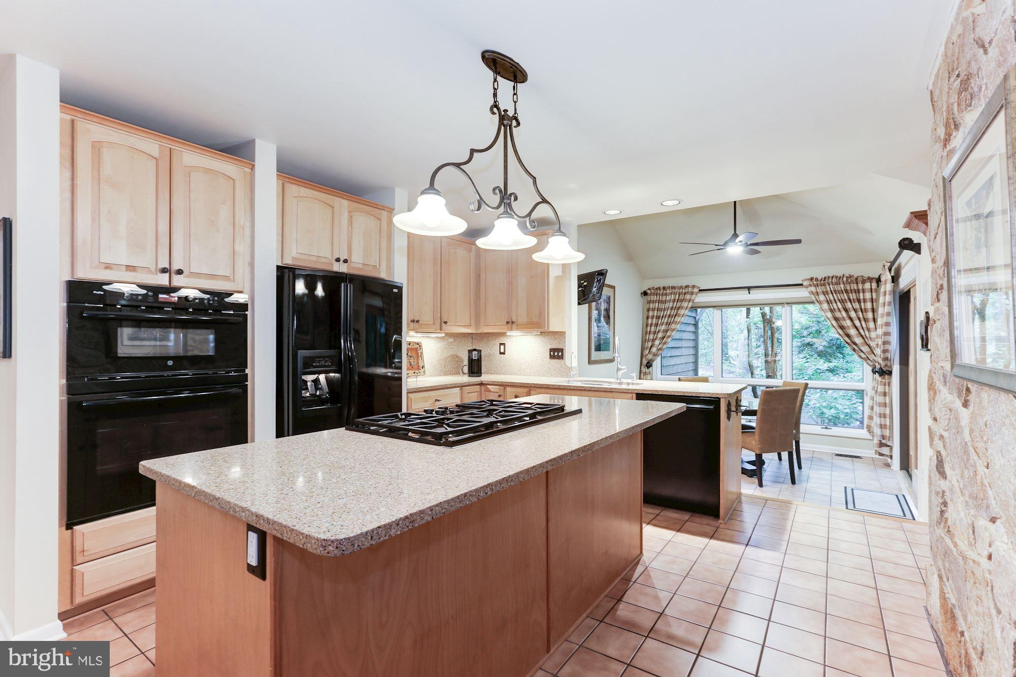 11583 Lake Newport Road Reston, VA 20194 - Photo 12 of 41 Kitchen island-perfect for the gourmet cook!