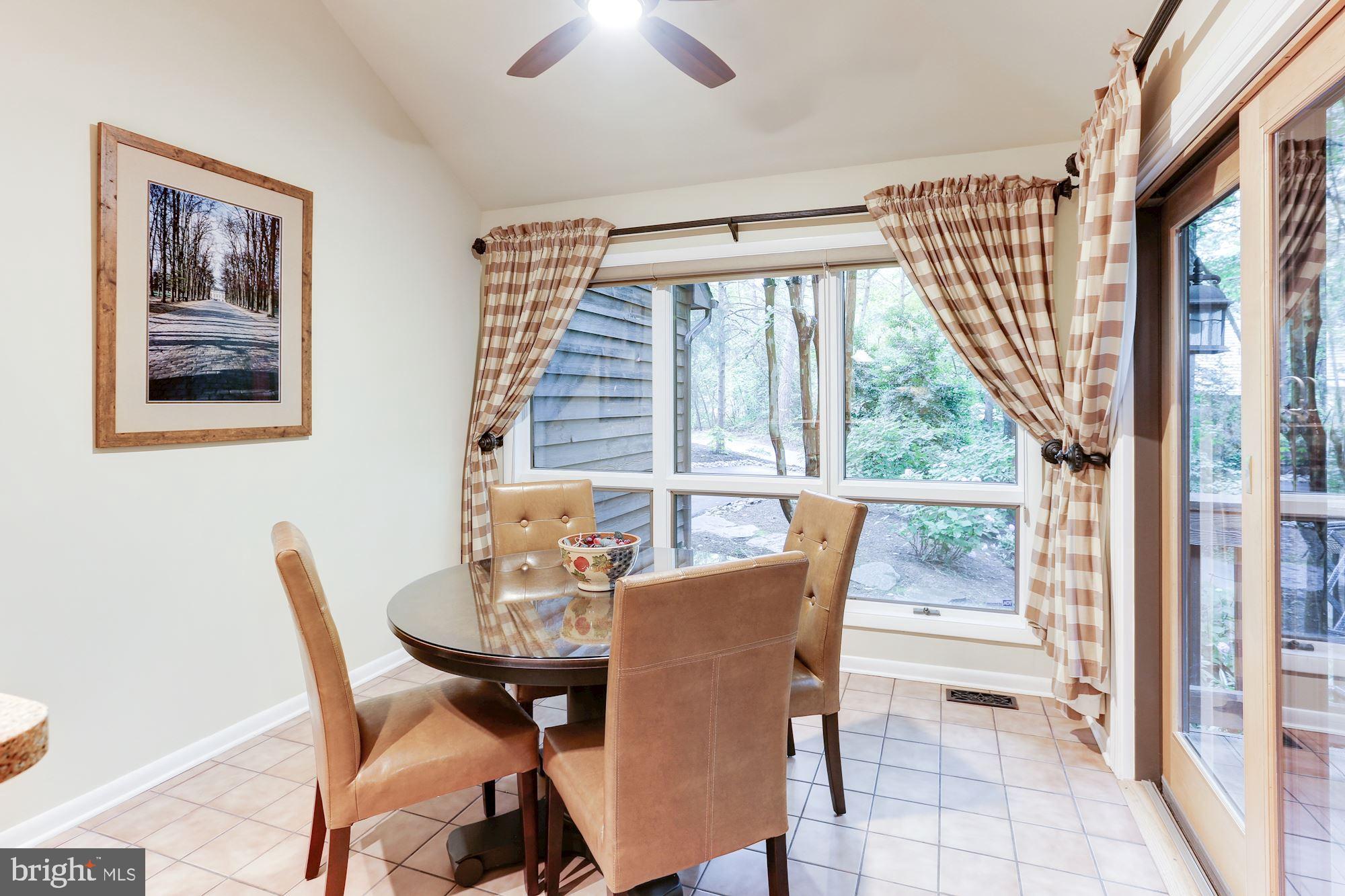 11583 Lake Newport Road Reston, VA 20194 - Photo 14 of 41 Large Breakfst room